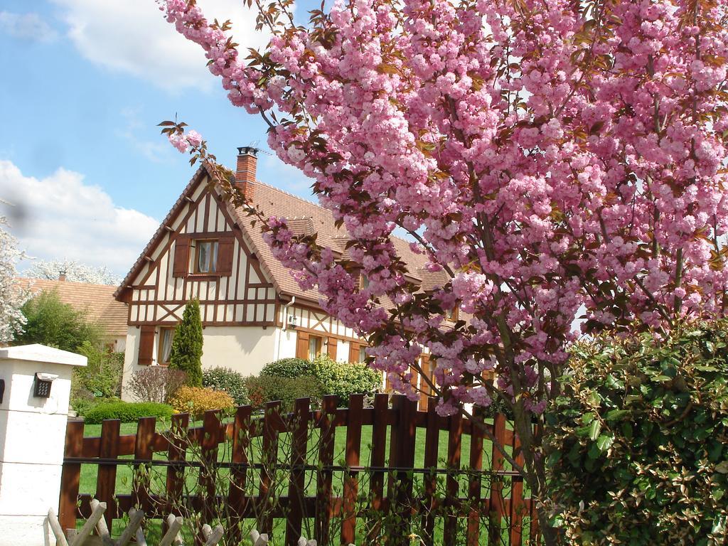 Chambres D'Hotes Au Temps Des Cerises Jumieges Ngoại thất bức ảnh