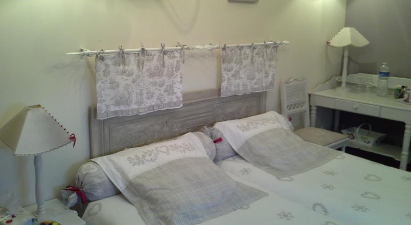 Chambres D'Hotes Au Temps Des Cerises Jumieges Phòng bức ảnh